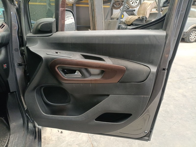 Recambio de guarnecido puerta delantera derecha para peugeot rifter 1.5 bluehdi 130 referencia OEM IAM   