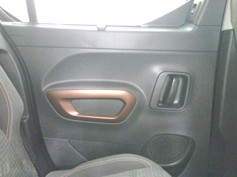 Recambio de guarnecido puerta trasera izquierda para peugeot rifter 1.5 bluehdi 130 referencia OEM IAM   