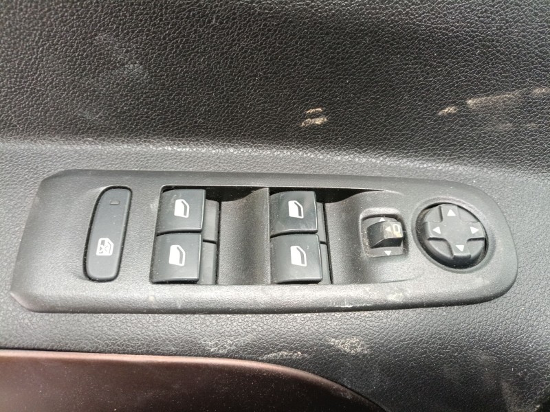 Recambio de mando elevalunas delantero izquierdo para peugeot rifter 1.5 bluehdi 130 referencia OEM IAM   