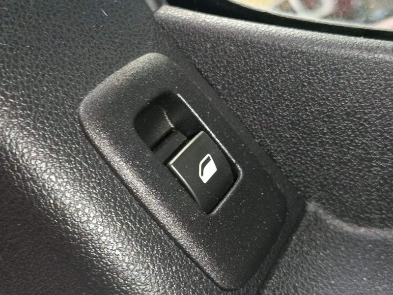 Recambio de mando elevalunas trasero derecho para peugeot rifter 1.5 bluehdi 130 referencia OEM IAM   