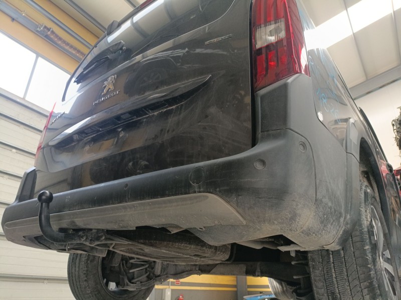 Recambio de paragolpes trasero para peugeot rifter 1.5 bluehdi 130 referencia OEM IAM   
