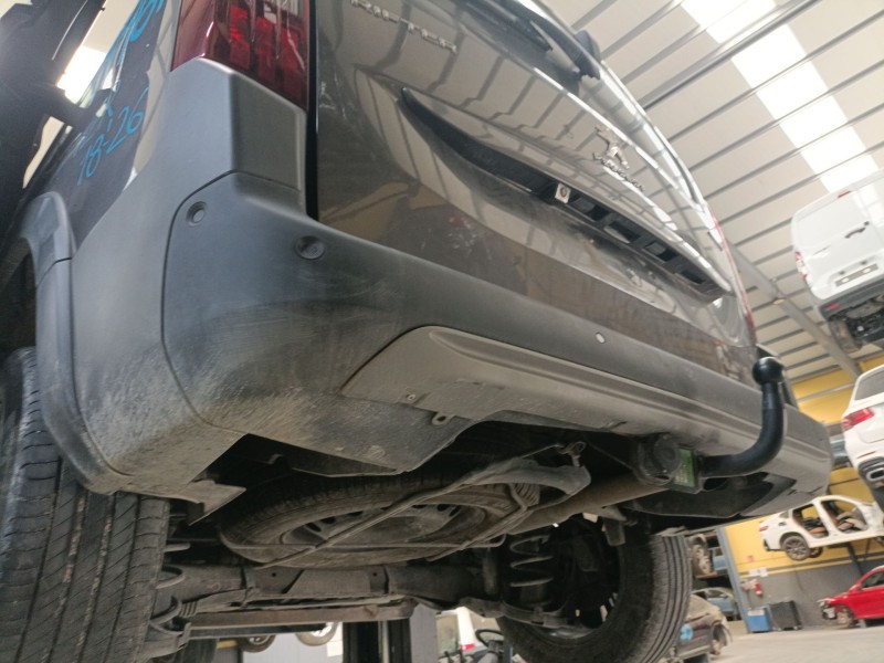 Recambio de paragolpes trasero para peugeot rifter 1.5 bluehdi 130 referencia OEM IAM   