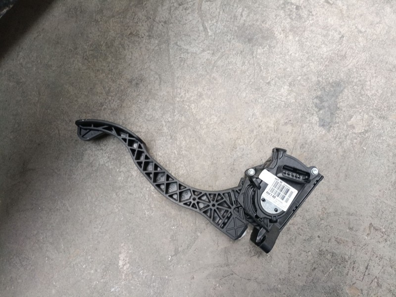 Recambio de pedal acelerador para peugeot rifter 1.5 bluehdi 130 referencia OEM IAM 9674829780  