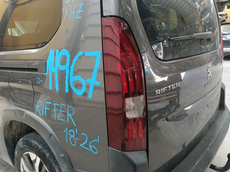 Recambio de piloto trasero izquierdo para peugeot rifter 1.5 bluehdi 130 referencia OEM IAM   