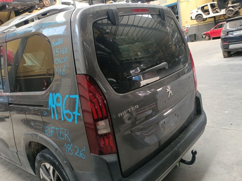 Recambio de porton trasero para peugeot rifter 1.5 bluehdi 130 referencia OEM IAM   