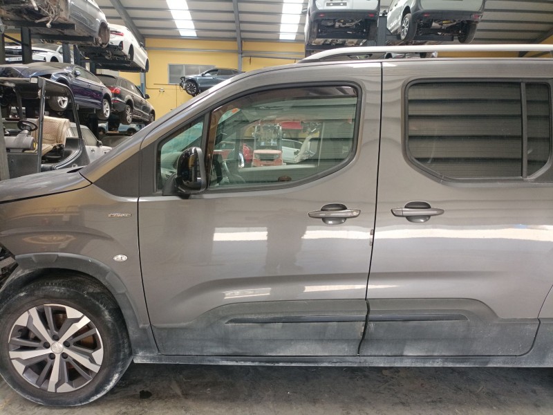 Recambio de puerta delantera izquierda para peugeot rifter 1.5 bluehdi 130 referencia OEM IAM   