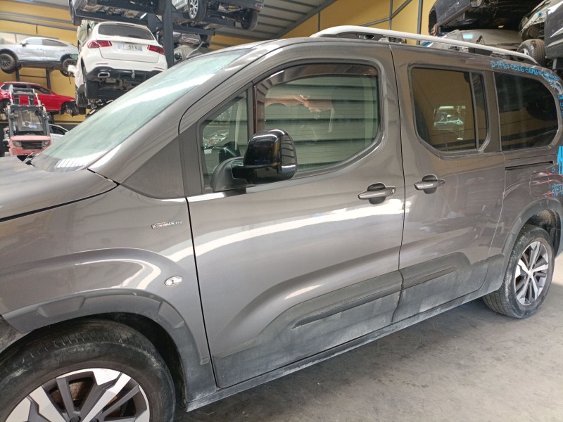Recambio de puerta delantera izquierda para peugeot rifter 1.5 bluehdi 130 referencia OEM IAM   