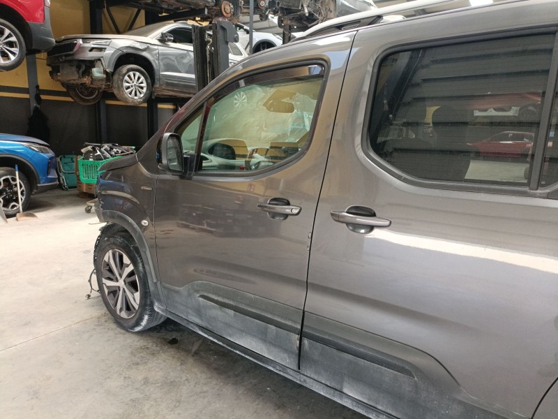 Recambio de puerta delantera izquierda para peugeot rifter 1.5 bluehdi 130 referencia OEM IAM   