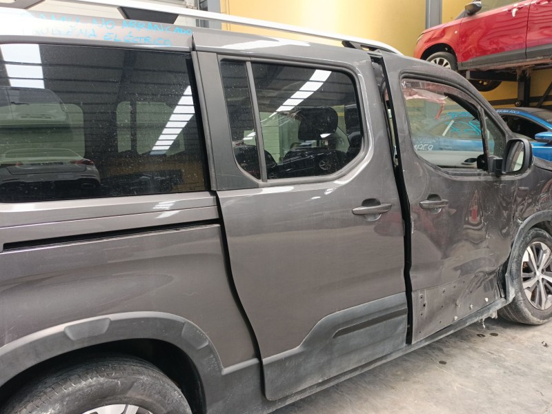 Recambio de puerta lateral corredera derecha para peugeot rifter 1.5 bluehdi 130 referencia OEM IAM   