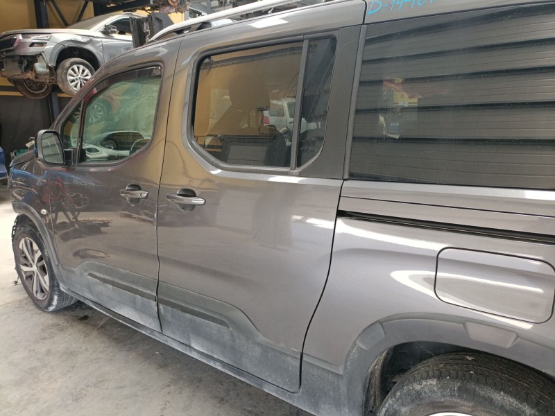 Recambio de puerta lateral corredera izquierda para peugeot rifter 1.5 bluehdi 130 referencia OEM IAM   