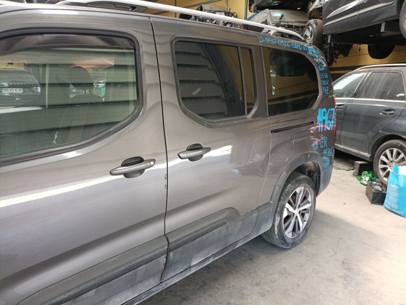 Recambio de puerta lateral corredera izquierda para peugeot rifter 1.5 bluehdi 130 referencia OEM IAM   