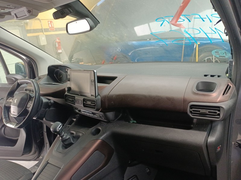 Recambio de salpicadero para peugeot rifter 1.5 bluehdi 130 referencia OEM IAM   
