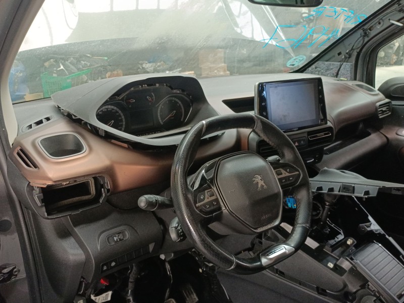 Recambio de salpicadero para peugeot rifter 1.5 bluehdi 130 referencia OEM IAM   