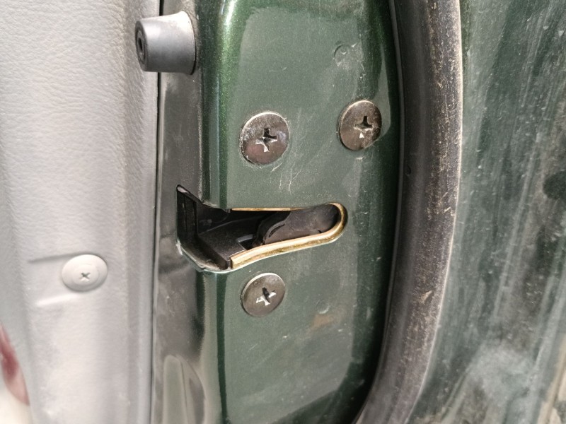Recambio de cerradura puerta delantera derecha para kia sorento i (jc) 2.5 crdi referencia OEM IAM   