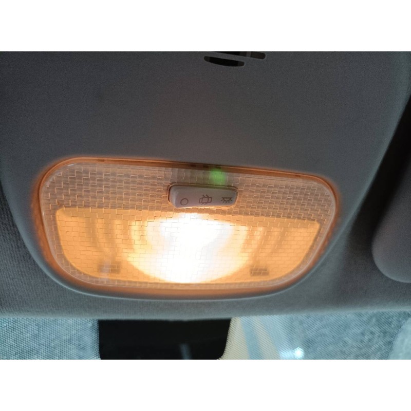 Recambio de luz interior para peugeot 207 confort referencia OEM IAM   