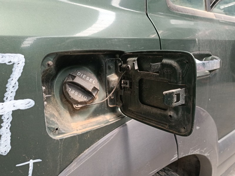 Recambio de tapa exterior combustible para kia sorento i (jc) 2.5 crdi referencia OEM IAM   