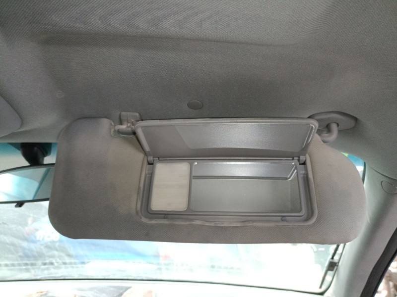 Recambio de parasol derecho para kia sorento i (jc) 2.5 crdi referencia OEM IAM   