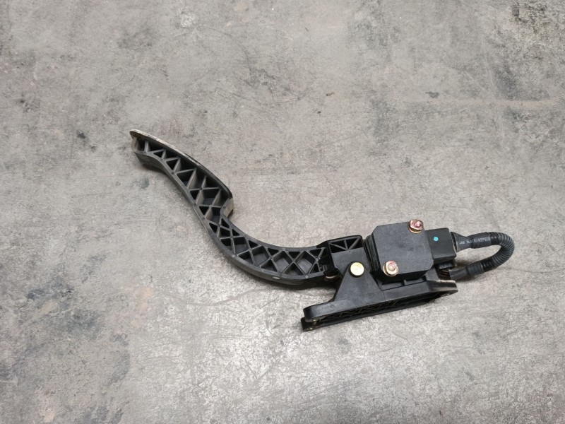 Recambio de pedal acelerador para kia sorento i (jc) 2.5 crdi referencia OEM IAM 10730006  