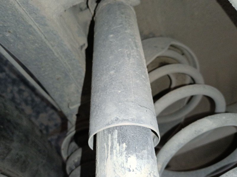 Recambio de amortiguador trasero derecho para kia sorento i (jc) 2.5 crdi referencia OEM IAM   