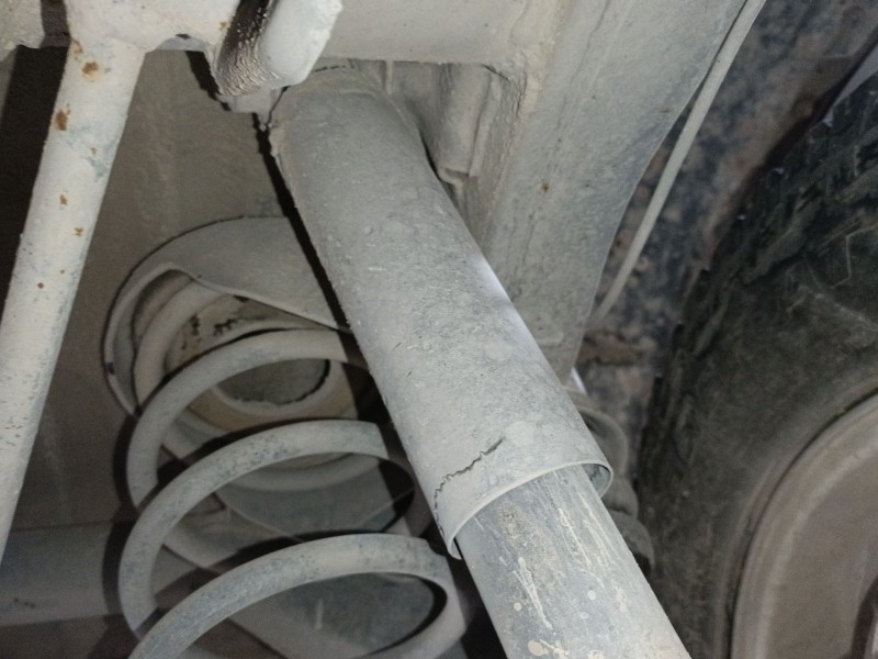 Recambio de amortiguador trasero izquierdo para kia sorento i (jc) 2.5 crdi referencia OEM IAM   