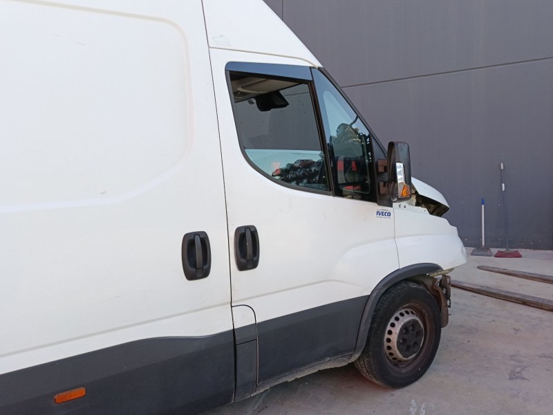 Recambio de puerta delantera derecha para iveco daily vi furgoneta 35s18, 35c18, 40c18, 50c18, 60c18, 65c18, 70c18 referencia OE