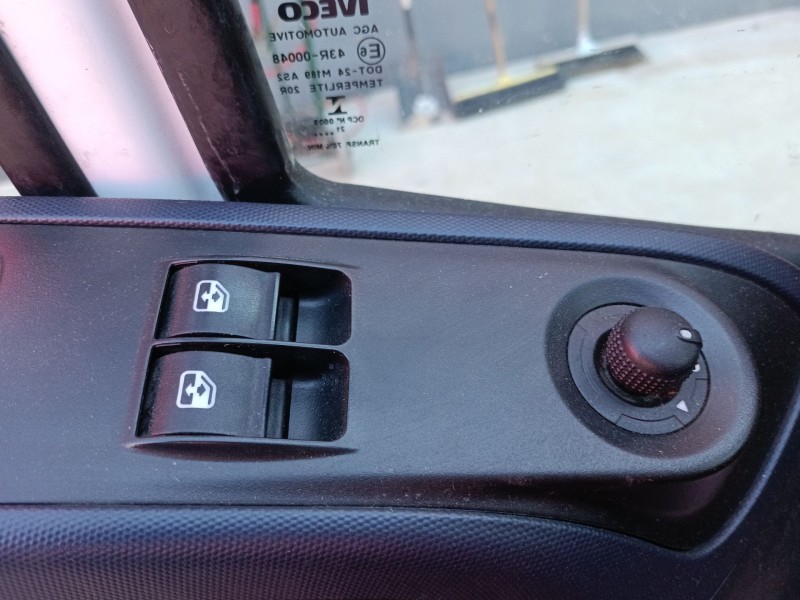 Recambio de mando elevalunas delantero izquierdo para iveco daily vi furgoneta 35s18, 35c18, 40c18, 50c18, 60c18, 65c18, 70c18 r