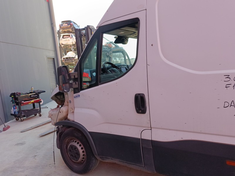 Recambio de puerta delantera izquierda para iveco daily vi furgoneta 35s18, 35c18, 40c18, 50c18, 60c18, 65c18, 70c18 referencia 