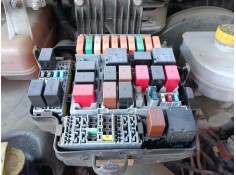 CAJA RELES / FUSIBLES 