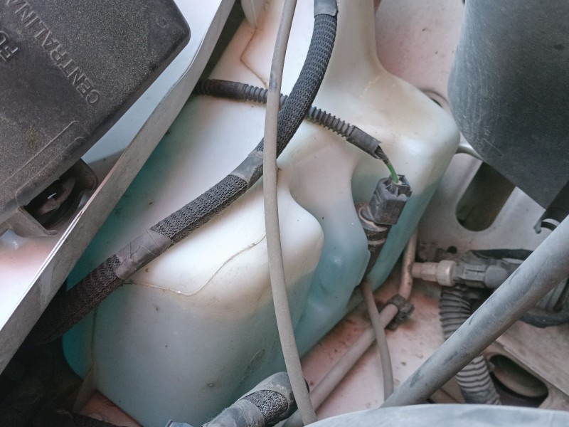 Recambio de deposito limpia para iveco daily vi furgoneta 35s18, 35c18, 40c18, 50c18, 60c18, 65c18, 70c18 referencia OEM IAM   