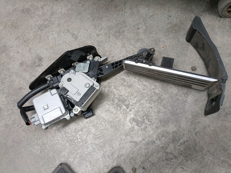 Recambio de pedal acelerador para infiniti m (y51) 30d referencia OEM IAM 09240053  