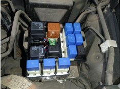 CAJA RELES / FUSIBLES 