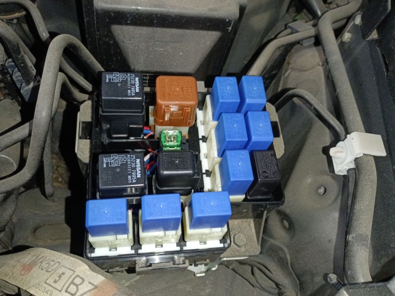 Recambio de caja reles / fusibles para infiniti m (y51) 30d referencia OEM IAM   