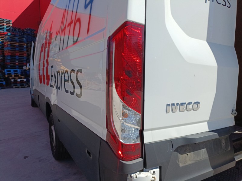 Recambio de piloto trasero izquierdo para iveco daily vi furgoneta 35s18, 35c18, 40c18, 50c18, 60c18, 65c18, 70c18 referencia OE