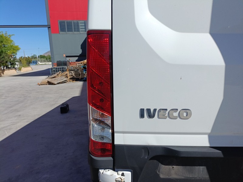 Recambio de piloto trasero izquierdo para iveco daily vi furgoneta 35s18, 35c18, 40c18, 50c18, 60c18, 65c18, 70c18 referencia OE