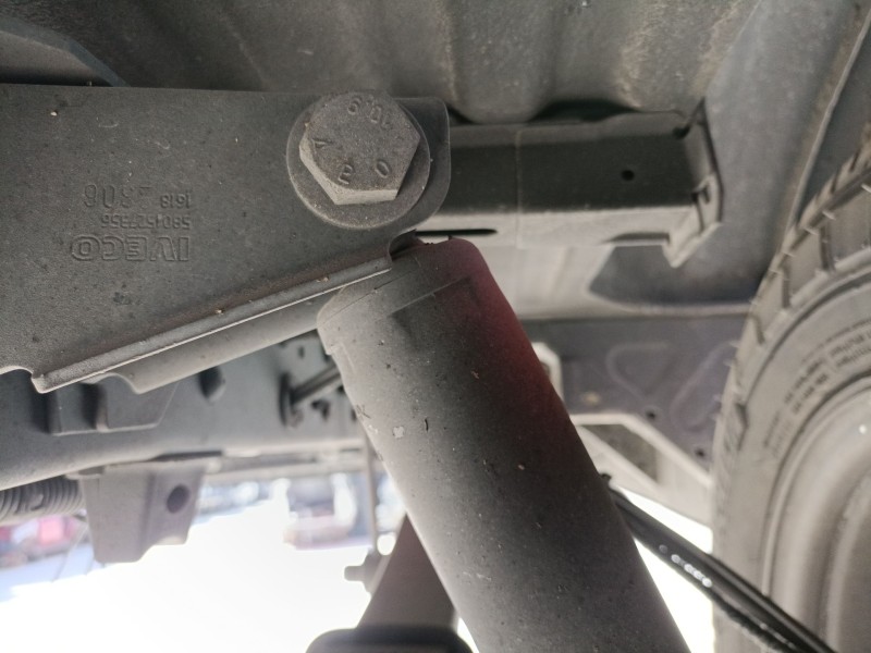 Recambio de amortiguador trasero derecho para iveco daily vi furgoneta 35s18, 35c18, 40c18, 50c18, 60c18, 65c18, 70c18 referenci