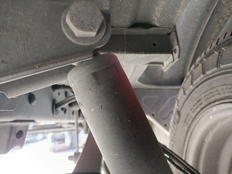 Recambio de amortiguador trasero izquierdo para iveco daily vi furgoneta 35s18, 35c18, 40c18, 50c18, 60c18, 65c18, 70c18 referen