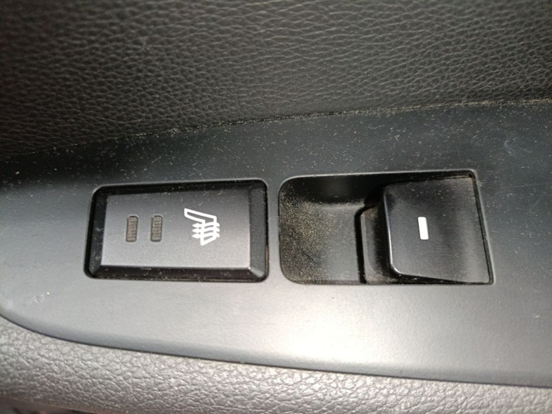 Recambio de mando elevalunas trasero derecho para hyundai tucson (tl, tle) 2.0 crdi referencia OEM IAM   