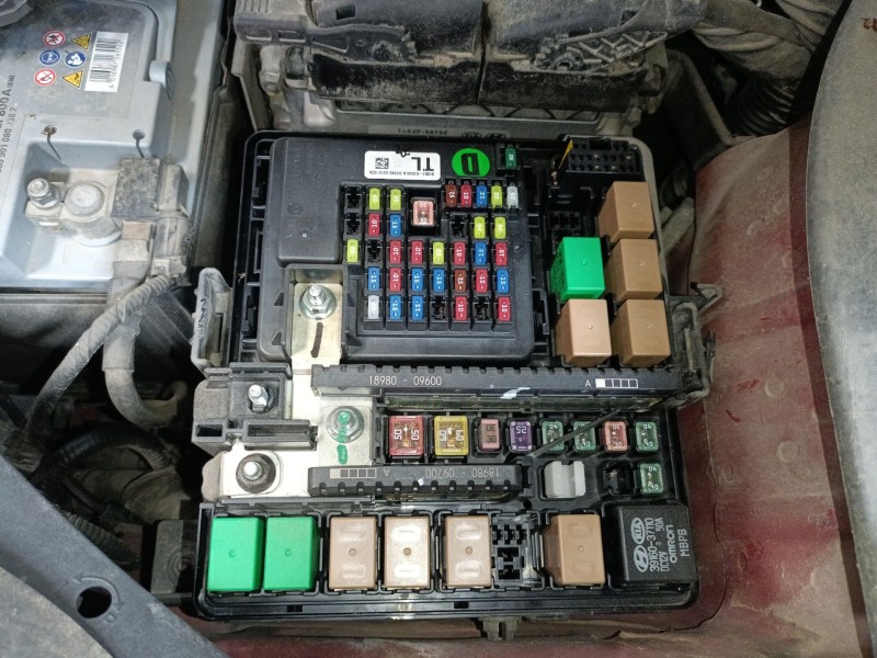 Recambio de caja reles / fusibles para hyundai tucson (tl, tle) 2.0 crdi referencia OEM IAM 1898009600  