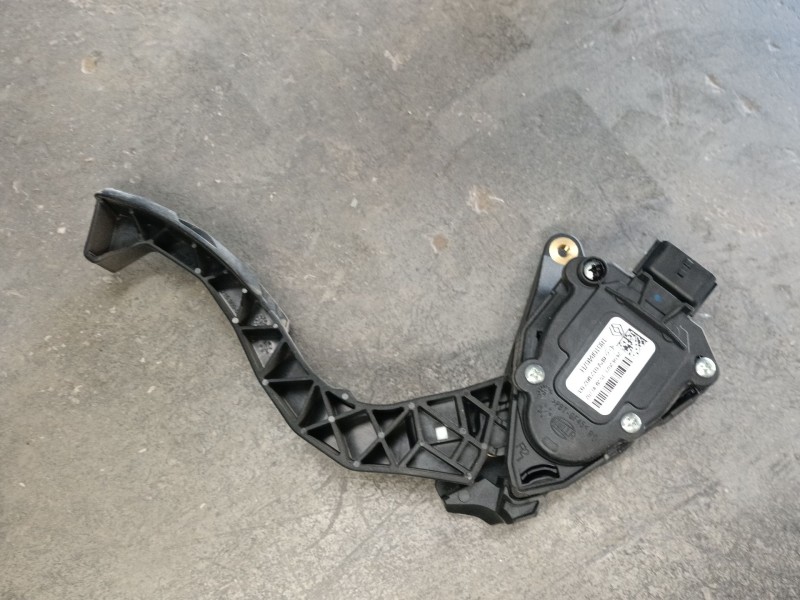 Recambio de pedal acelerador para dacia duster (hm_) 1.5 dci 115 4x4 (hmad) referencia OEM IAM 180108467R 6PV01290203 
