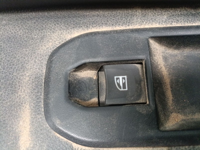 Recambio de mando elevalunas delantero derecho para dacia duster (hm_) 1.5 dci 115 4x4 (hmad) referencia OEM IAM   