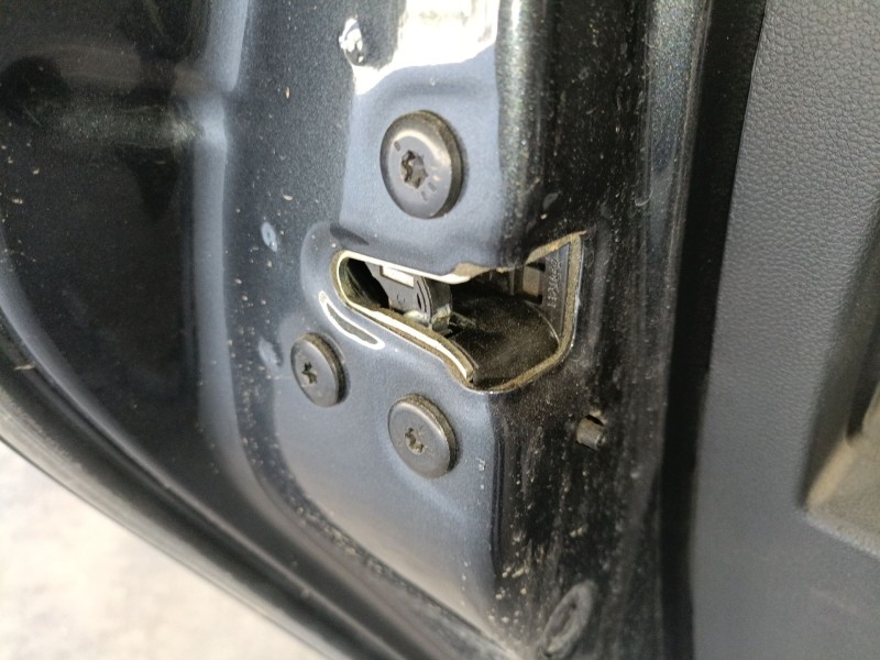 Recambio de cerradura puerta trasera izquierda para dacia duster (hm_) 1.5 dci 115 4x4 (hmad) referencia OEM IAM   