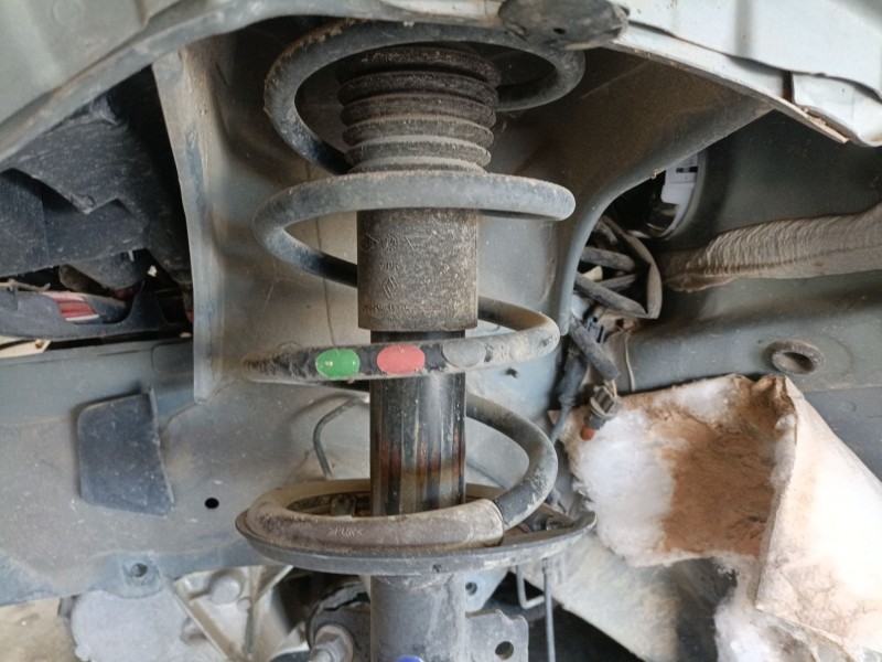 Recambio de amortiguador delantero izquierdo para dacia duster (hm_) 1.5 dci 115 4x4 (hmad) referencia OEM IAM   
