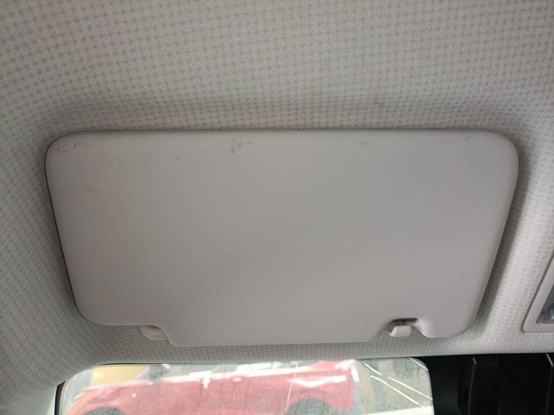 Recambio de parasol izquierdo para hyundai inster referencia OEM IAM   