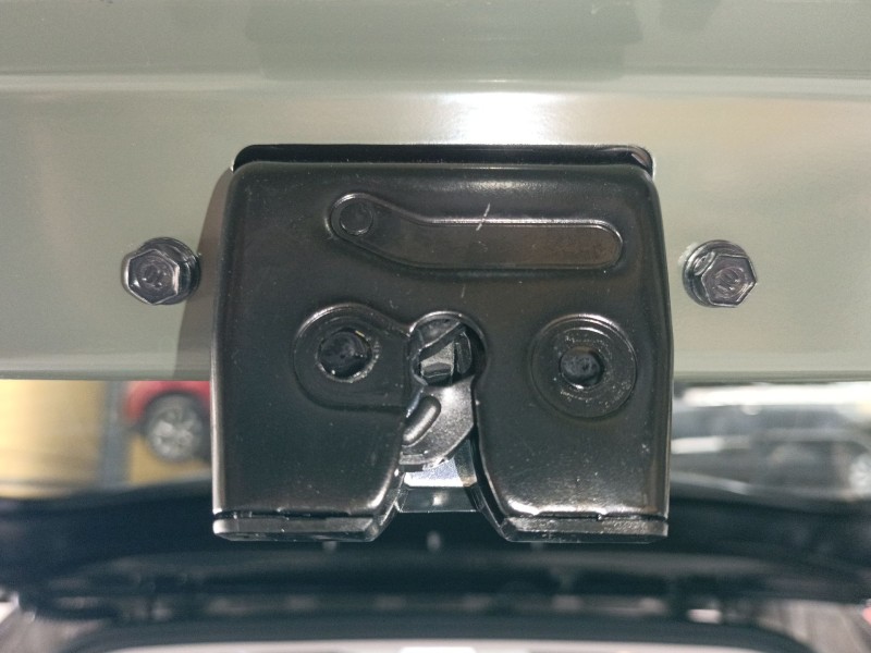 Recambio de cerradura maletero / porton para hyundai inster referencia OEM IAM   