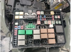 CAJA RELES / FUSIBLES 