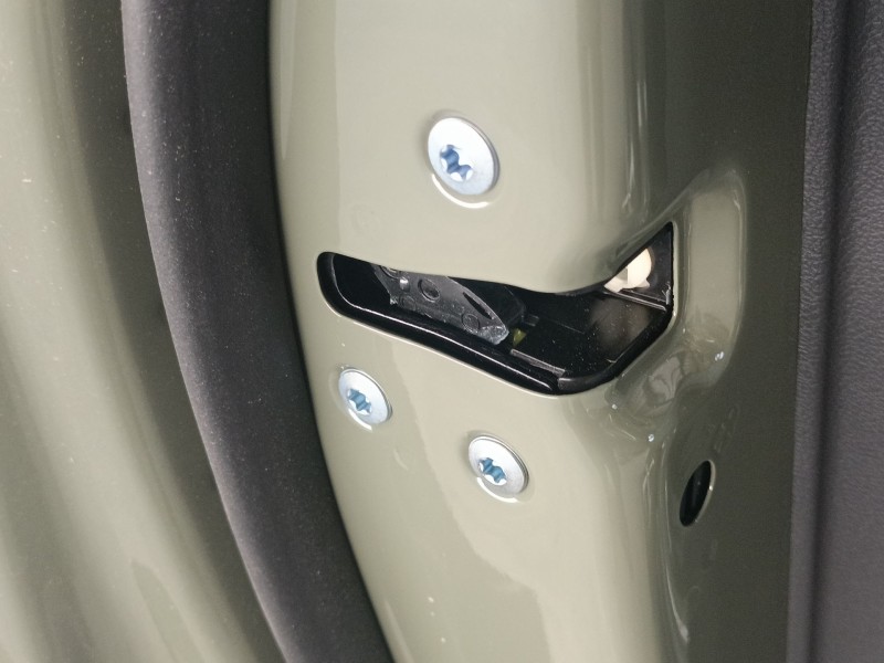 Recambio de cerradura puerta trasera izquierda para hyundai inster referencia OEM IAM   