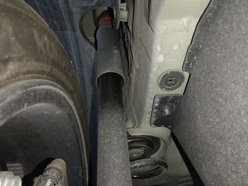 Recambio de amortiguador trasero izquierdo para hyundai inster referencia OEM IAM   