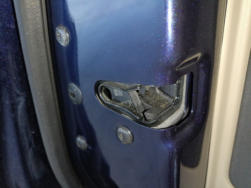Recambio de cerradura puerta trasera izquierda para land rover discovery sport (l550) 2.2 d 4x4 referencia OEM IAM   