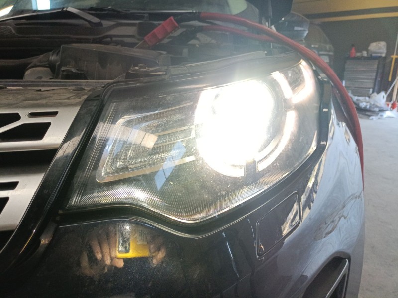 Recambio de faro izquierdo xenon para land rover discovery sport (l550) 2.2 d 4x4 referencia OEM IAM   