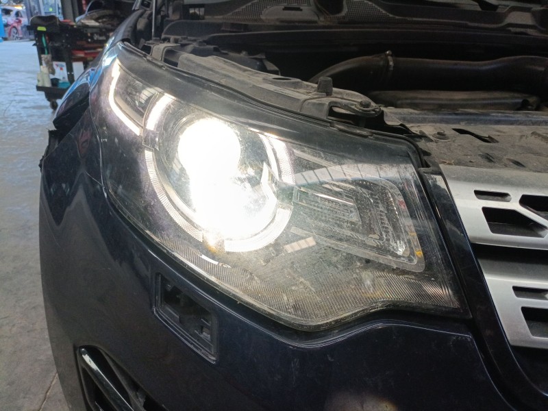 Recambio de faro derecho xenon para land rover discovery sport (l550) 2.2 d 4x4 referencia OEM IAM FK7213W029  